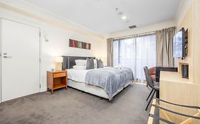 Highrise Studio Apartment W/ Ac, Pool & Gym In Auckland Cbd