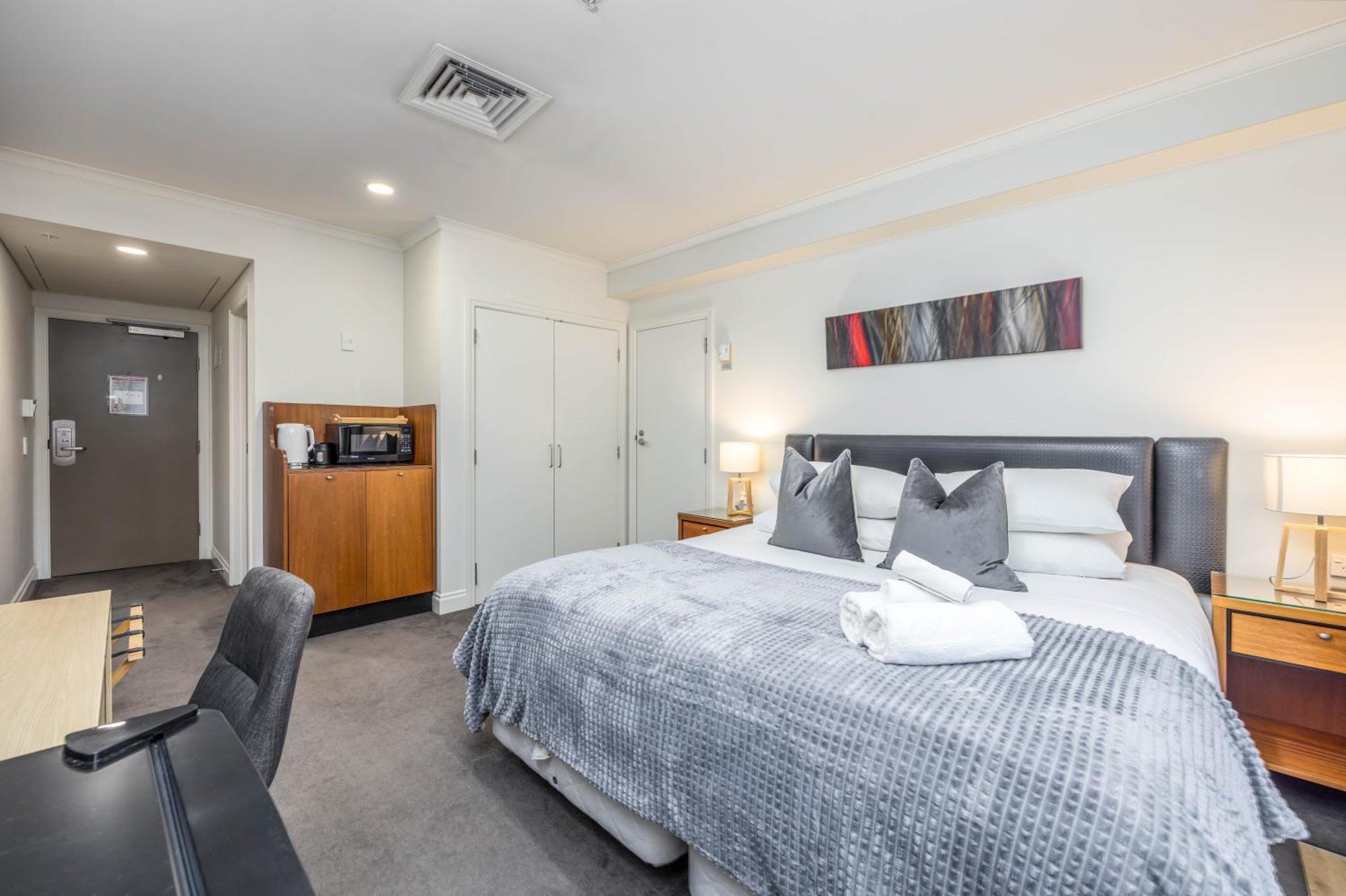 Highrise Studio Apartment W/ Ac, Pool & Gym In Auckland Cbd Exterior photo